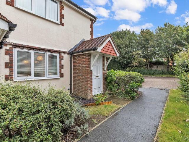 1 bedroom ground flat for sale