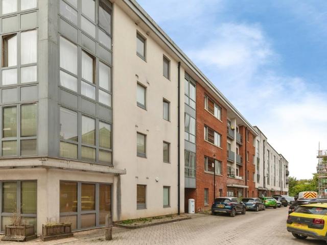 1 bedroom flat for sale