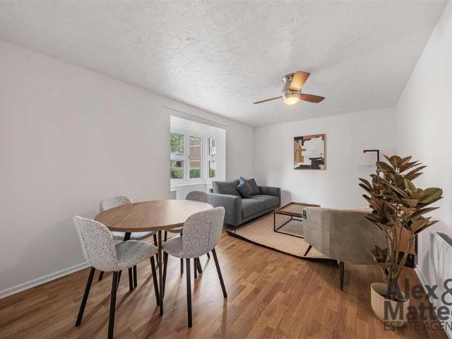 1 bedroom flat for sale