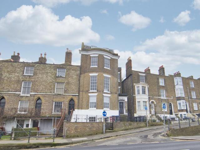 1 bedroom flat for sale