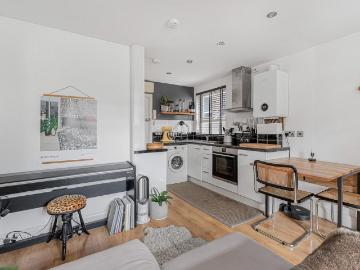 1 bedroom flat for sale