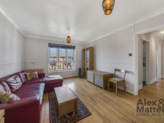 1 bedroom flat for sale