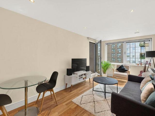 1 bedroom flat for sale