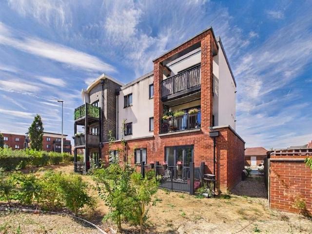 1 bedroom flat for sale
