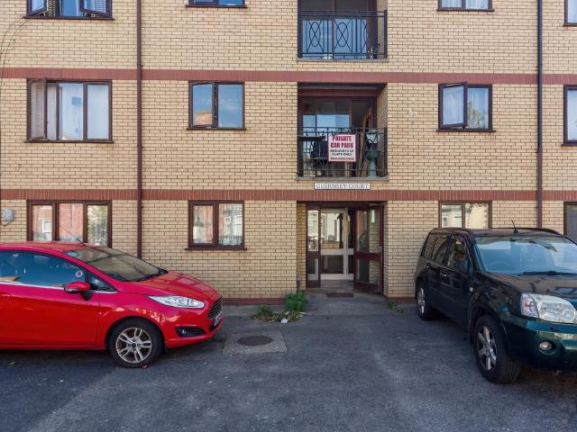 1 bedroom flat for sale