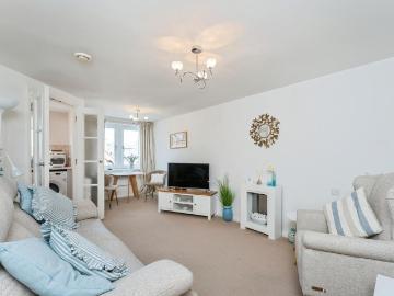 1 bedroom flat for sale