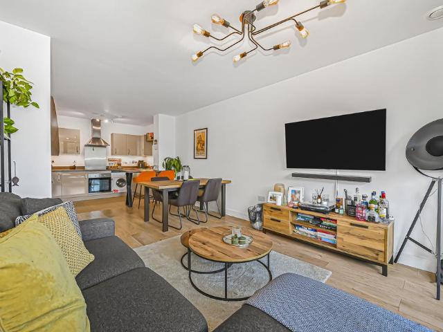 1 bedroom flat for sale