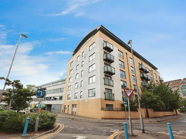 1 bedroom flat for sale