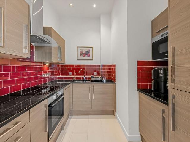 1 bedroom flat for sale