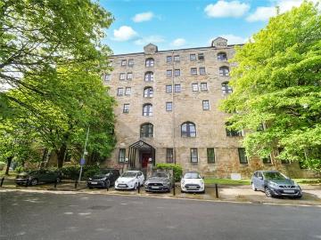 Flat for sale in Allan Park Rd Stirling - Garden