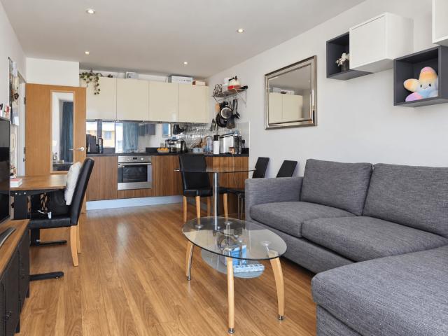 1 bedroom flat for sale