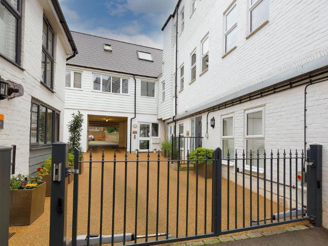 1 bedroom flat for sale