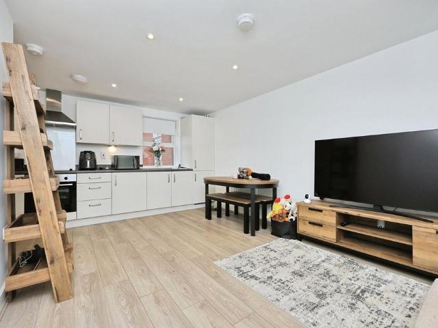 1 bedroom flat for sale