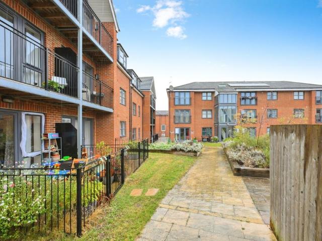 1 bedroom flat for sale