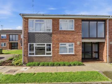 Flat for sale in Burhill - Garden, Equipped kitchen