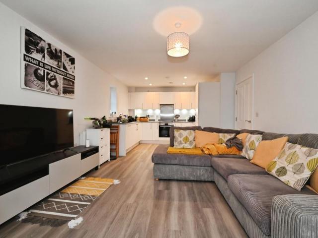 1 bedroom flat for sale
