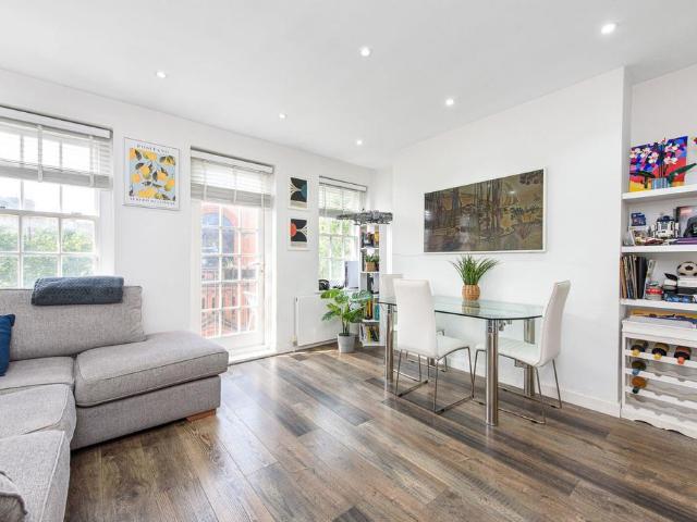 1 bedroom flat for sale