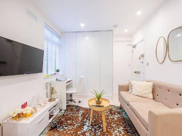 1 bedroom flat for sale