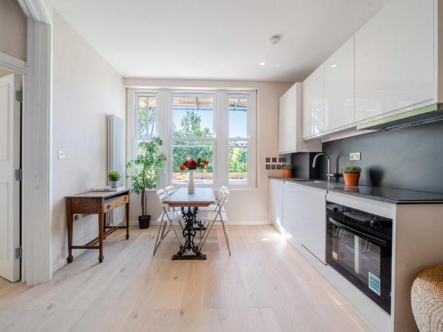 1 bedroom flat for sale