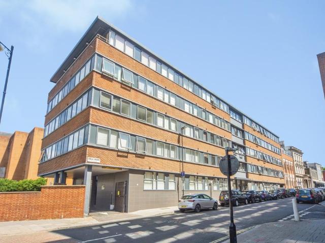 1 bedroom flat for sale