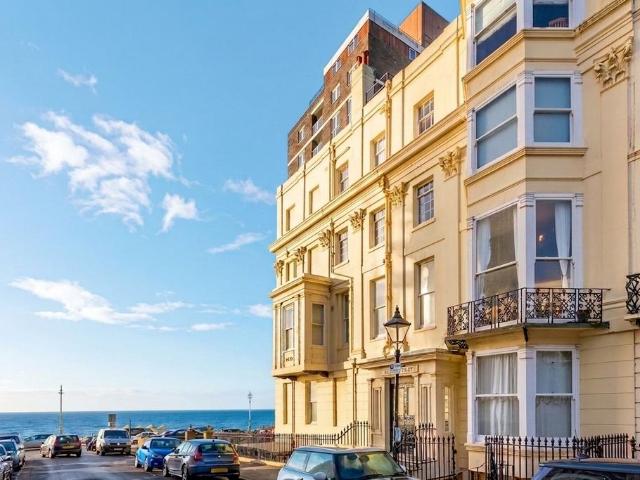 1 bedroom flat for sale