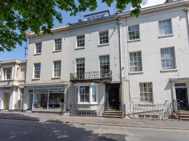1 bedroom flat for sale