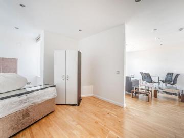 1 bedroom flat for sale