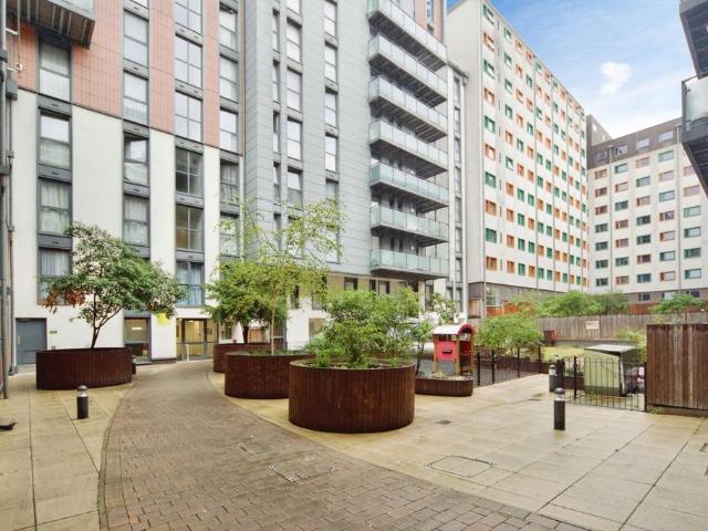 1 bedroom flat for sale