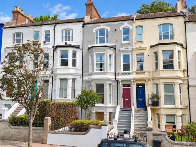 1 bedroom flat for sale