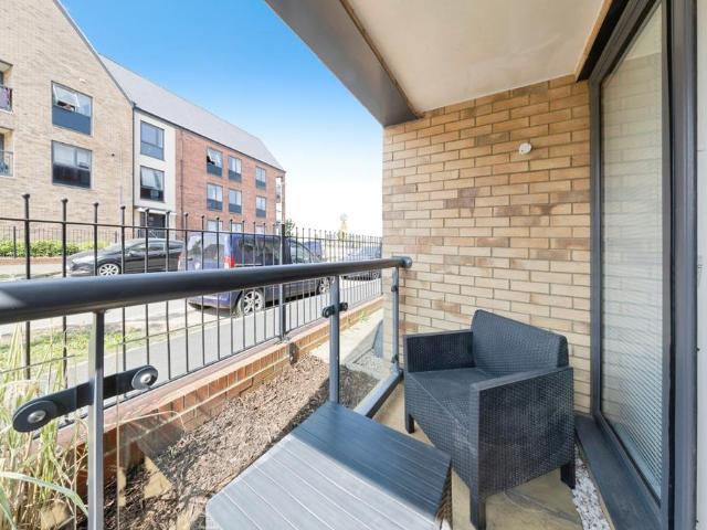 1 bedroom flat for sale