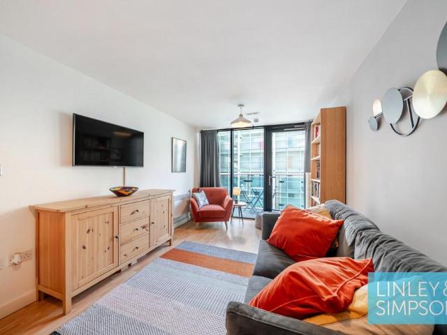 1 bedroom flat for sale