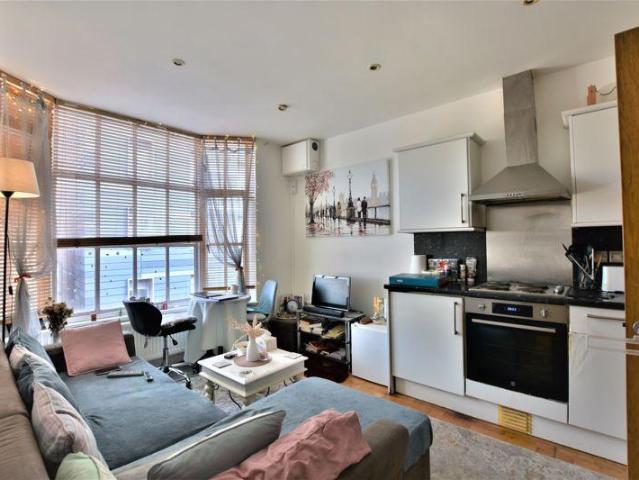 1 bedroom flat for sale