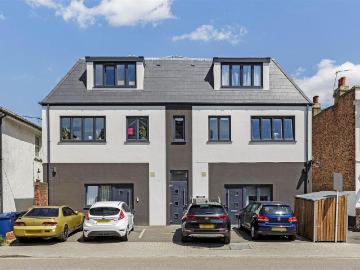 1 bedroom flat for sale