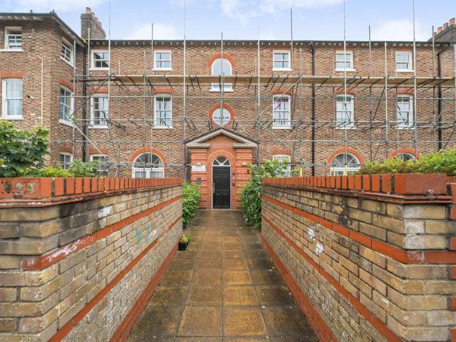1 bedroom flat for sale