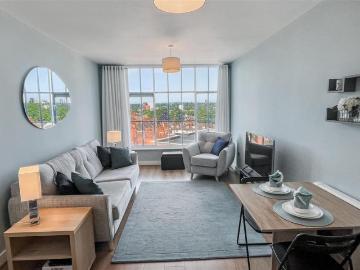 1 bedroom flat for sale