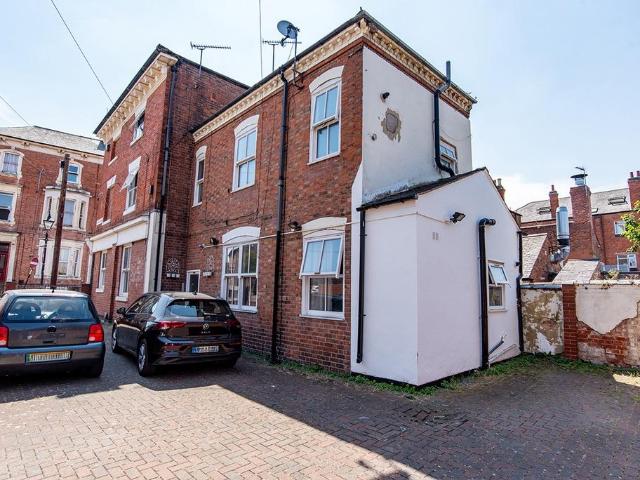 1 bedroom flat for sale