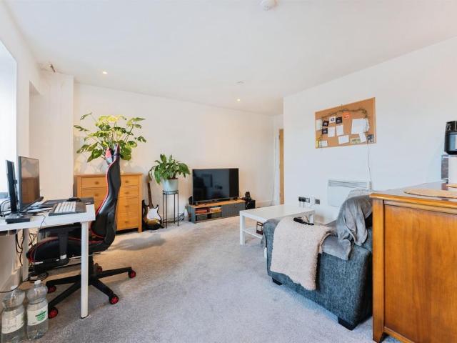 1 bedroom flat for sale