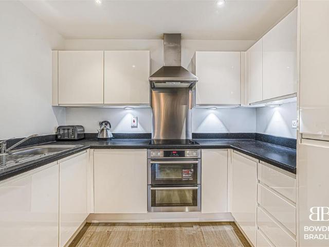 1 bedroom flat for sale