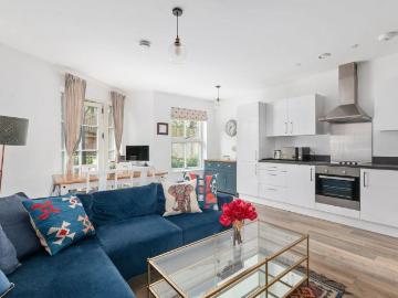 Hounslow, Greater London - Balcony, Equipped kitchen