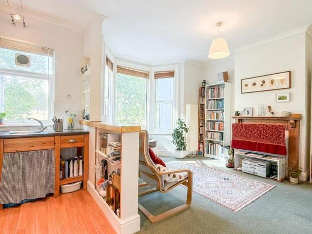 1 bedroom flat for sale