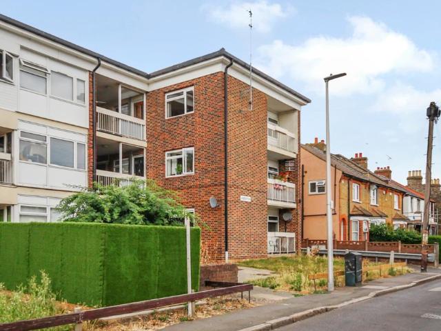 1 bedroom flat for sale