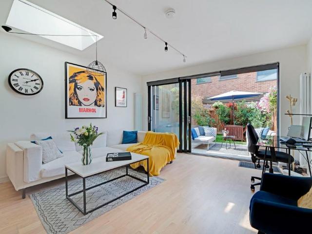 1 bedroom flat for sale