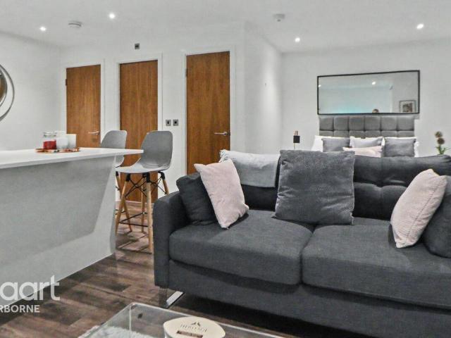 1 bedroom flat for sale
