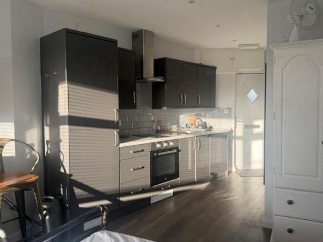 1 bedroom flat for sale in 114B Tycoch Road, Sketty, Swansea, West Glamorgan, SA2 9EQ, SA2