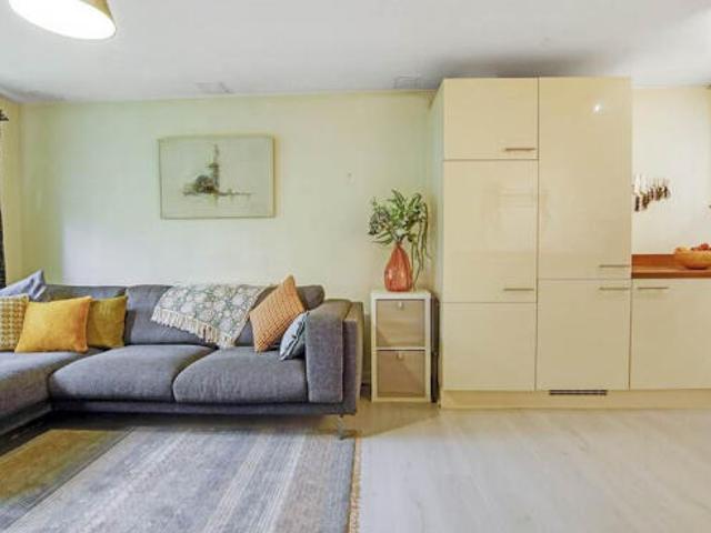 1 bedroom flat for sale in 21 Orchard Grove, Orpington, BR6 0BF, BR6