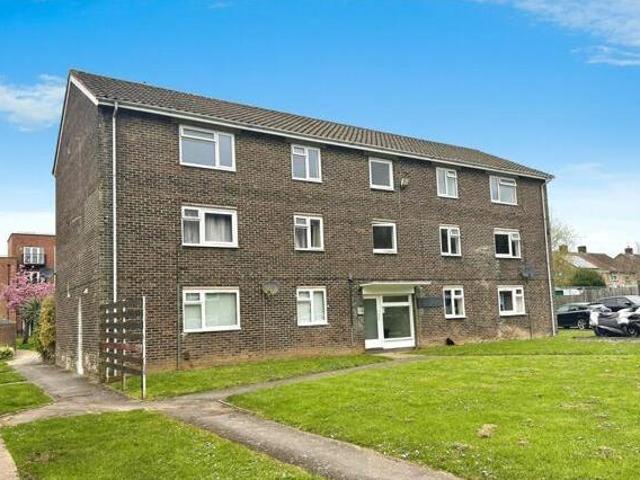 1 Bedroom Flat For Sale In Waterlooville, Hampshire