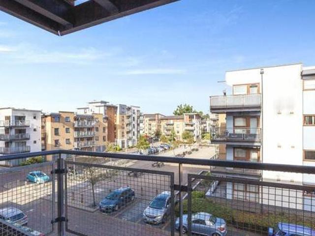1 Bedroom Flat For Sale In Crawley, West Sussex
