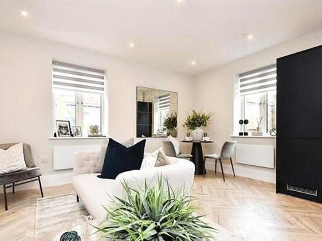 1 Bedroom Flat For Sale In Radford Way, Billericay