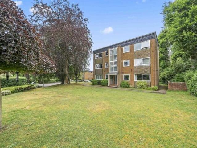 1 bedroom flat for sale in Rossiter Lodge, Rosetrees, Guildford, GU1
