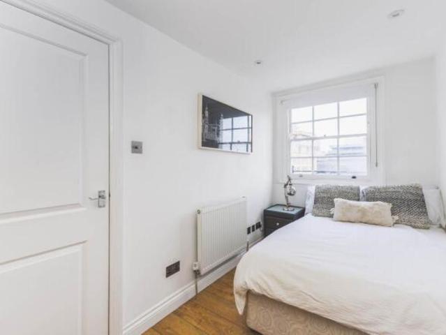 1 bedroom flat for sale in Stamford Street, Waterloo SE1